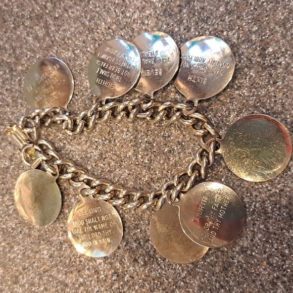 Vintage Ten Commandments charm bracelet - Picture 7 of 7